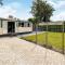 Gorgeous Home In Tzummarum With Wifi