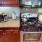 LV217 Superb 2 Bedroom Overlooking the Lap Pool - لا كينتا