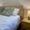 Immaculate 3 Bed City Home - Close to Everything!