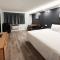 Travelodge by Wyndham Winnipeg - Winnipeg