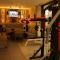 Harbor Haven Suites Single Room with Gym and Bar - 朱尼耶