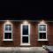 Large Annexe with games room pool table ping pong air hockey movie projector - 温莎