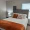 Brand New Rest and Relaxation Apartments - 克洛维斯