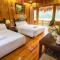 Hang Lan Bungalow