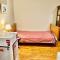 B4 A private room in Naperville downtown with desk and Wi-Fi near everything - Naperville