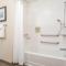 Candlewood Suites Eau Claire I-94 by IHG