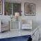 Skyline Serenity Luxe Suite-Private Room - Los Angeles