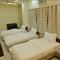 Hotel Raghuveer Inn By BookingCare - Sītāpur Mūāfi