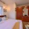 4Bed Luxe Villa with Breakfast l WiFi