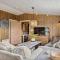 Cozy and comfortable cabin in the center of Sjusjøen with a large terrace - Ringsaker