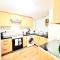 Cosy Luxurious 3 Bedroom House, Free Parking, Free WiFi, Private Garden, Free Netflix - Havering