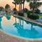 Oceanfront Views and Comfort - Мертл-Біч
