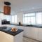 Air Maison - Amazing View - 3 Bedroom Beachfront Flat