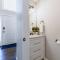 Fully Fenced & Stylish 3BR Near LakePoint Sports