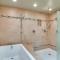 Huntington Beach Condo - Walk to the Ocean!