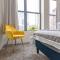 McCormick Place 420 friendly 2br/2ba with optional parking for up to 6 guests - Чикаго