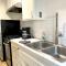 Beach Gateway Full Kitchen 1 Bedroom Duplex - Manhattan Beach