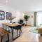 Elegance Retreat - 2 Bed Holiday Home with Parking