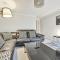 Top Floor Sandbanks Apartment with Free Parking just minutes from the Beach and Bars - Canford Cliffs