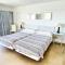 Skol 302 Super One-bedroom Duplex with Sea Views