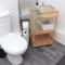 Large 3 bed House Wolverhampton Families and Contractors