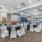 Seaport Inn & Suites