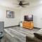 Lancaster Inn & Suites