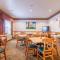 Lancaster Inn & Suites
