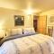Charming Ketchum Cottage with Gourmet Kitchen