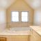 Charming Ketchum Cottage with Gourmet Kitchen