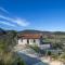 Villa Chianti with infinity pool and vineyard view