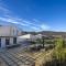 Villa Chianti with infinity pool and vineyard view