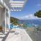 Villa by the beach with sea-view and Luxury amenities