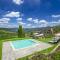 Villa Chianti with panoramic pool on the vineyard