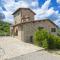 Villa Chianti with panoramic pool on the vineyard