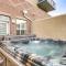 LoHi Condo with Balcony 1 Mi to Downtown Denver! - 丹佛