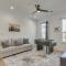 Houston Retreat with Balcony, 1 Mi to Toyota Center!