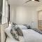 Houston Retreat with Balcony, 1 Mi to Toyota Center!