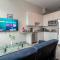 McCormick 2br/2ba Oasis with Optional Parking, Patio, Gym for up to 6 guests - 芝加哥