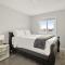 Extra Large House with AC, Free Banff Access, Sleep 12, BBQ, 4 Bedrooms & 2 Sleeper Sofa Beds