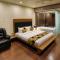 Grand Kailash Hotel