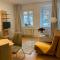 Große Ferienwohnung Nähe Stadtpark, 4 Schlafzimmer, gemütliches Wohnzimmer, Terrasse, Parkplatz