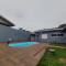 Casa com piscina no Portal