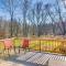 Walkable Downingtown Studio with Spacious Deck - Даунингтаун