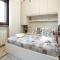 Gorgeous Home In Castiglion Fiorentino With Kitchen