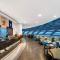 Novotel Atlantis Shanghai - Breakfast in the clouds with river view in the revolving restaurant & 24hours free self-laundry - Sanghaj