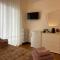 Valverde Apartment and Rooms