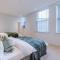 Designer Central Home in Leeds Sleeps 5 - Leeds