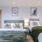 Designer Central Home in Leeds Sleeps 5 - Leeds