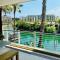 Modern, beautiful 1 bed with views -V&A Waterfront